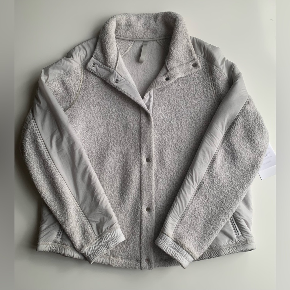⭐️Host Pick⭐️ BNWOT Lululemon Go Cozy Jacket - Picture 2 of 11
